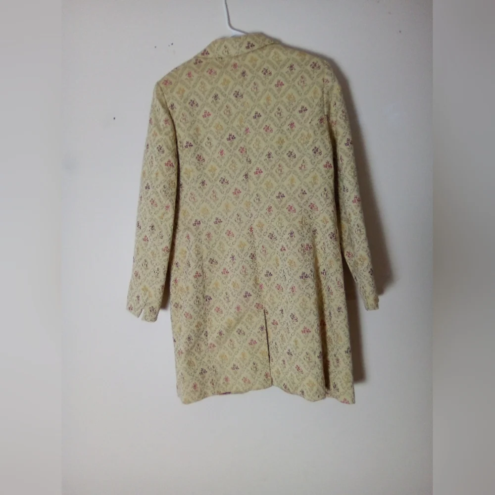 DALIA Elegant Cream Patterned Women's OVERBLAZER - Picture 7 of 8